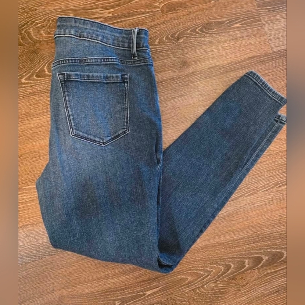 Apt. 9 Skinny Jeans 12R